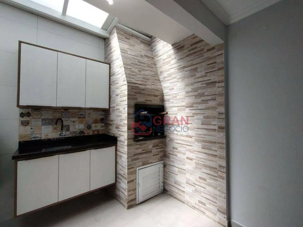 Imagem Sobrado com 143m² - 3 Quartos em São José dos Pinhais
