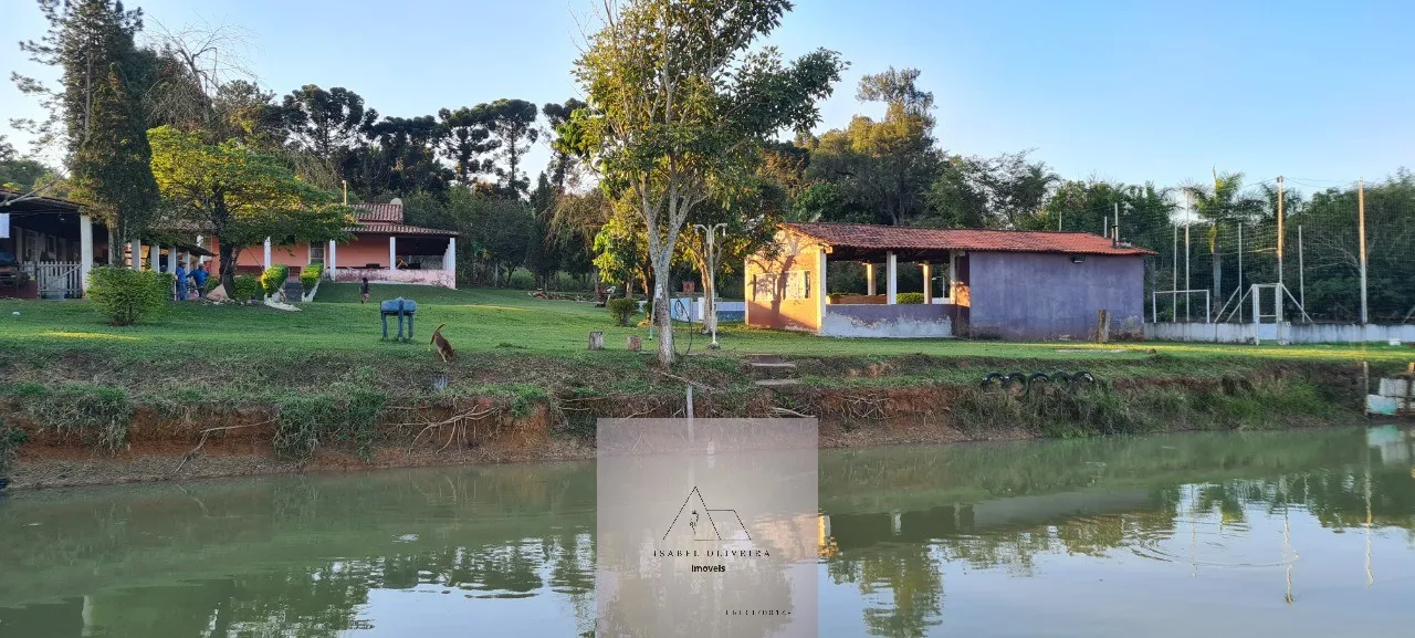 Imagem Chácara à venda em Cesário Lange-SP, bairro Chácara Três Dias - 3 quartos, 1 sala, 2 banheiros, 1 vaga de garagem, 250m².