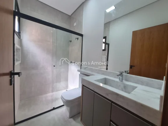 Imagem Casa moderna e sofisticada à venda em condomínio com segurança 24 horas, ideal para quem busca co...