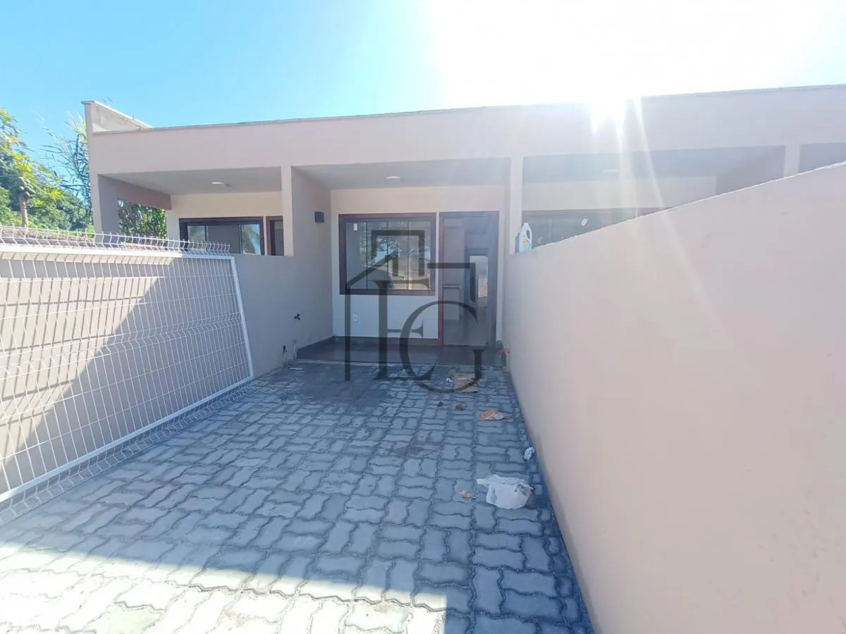 Casa para Venda em Saquarema, Porto da Roça II (Bacaxá), 1 dormitório, 1 banheiro, 1 vaga