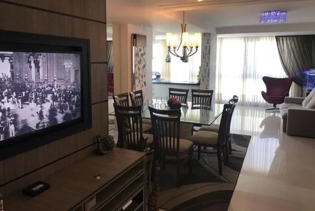 Imagem Apartamento com 3 suítes no Centro Balneário Camboriú.