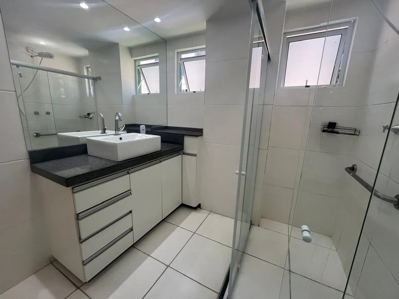 Imagem Apartamento para Venda em Petrópolis / RJ no bairro Nogueira