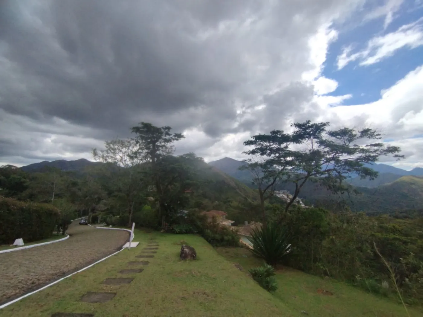 Imagem Terreno para Venda em Petrópolis / RJ no bairro Samambaia