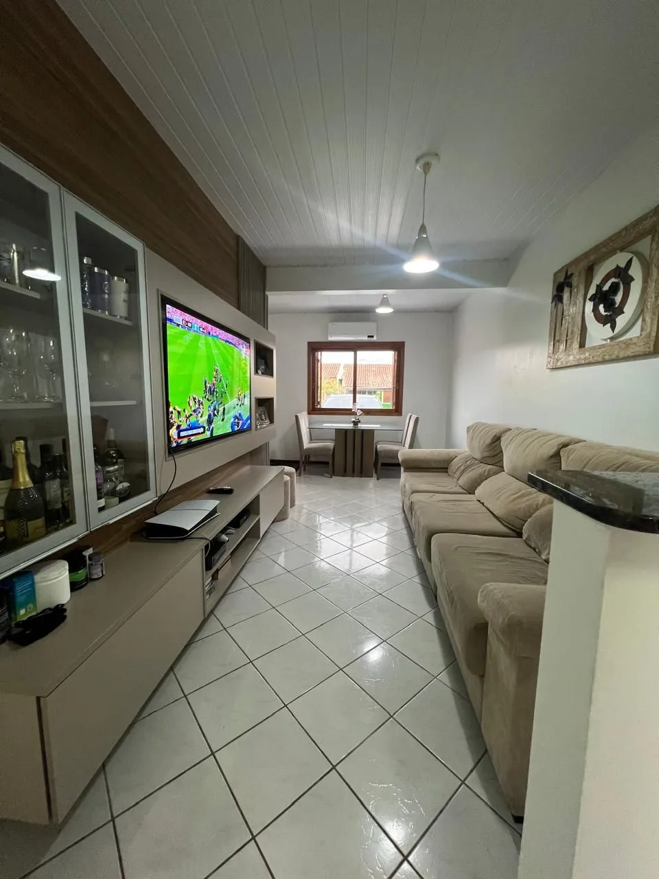 Imagem Impecável Casa Mobiliada com 3 Dormitórios localizada no loteamento Moradas do sul