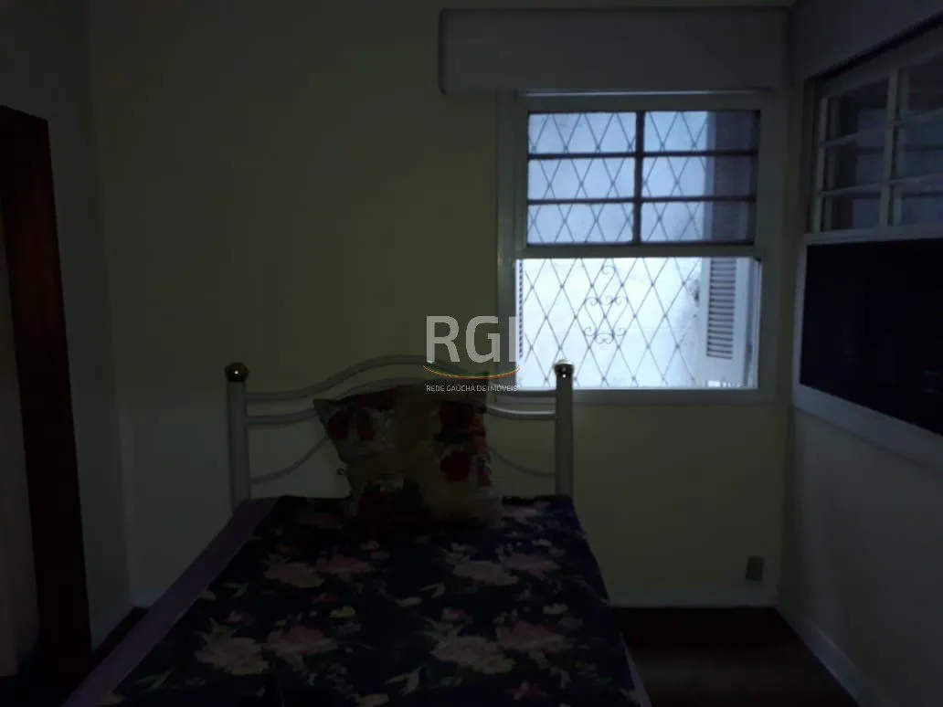 Imagem Casa para Venda - 415.8m², 5 dormitórios, 3 vagas - Menino Deus