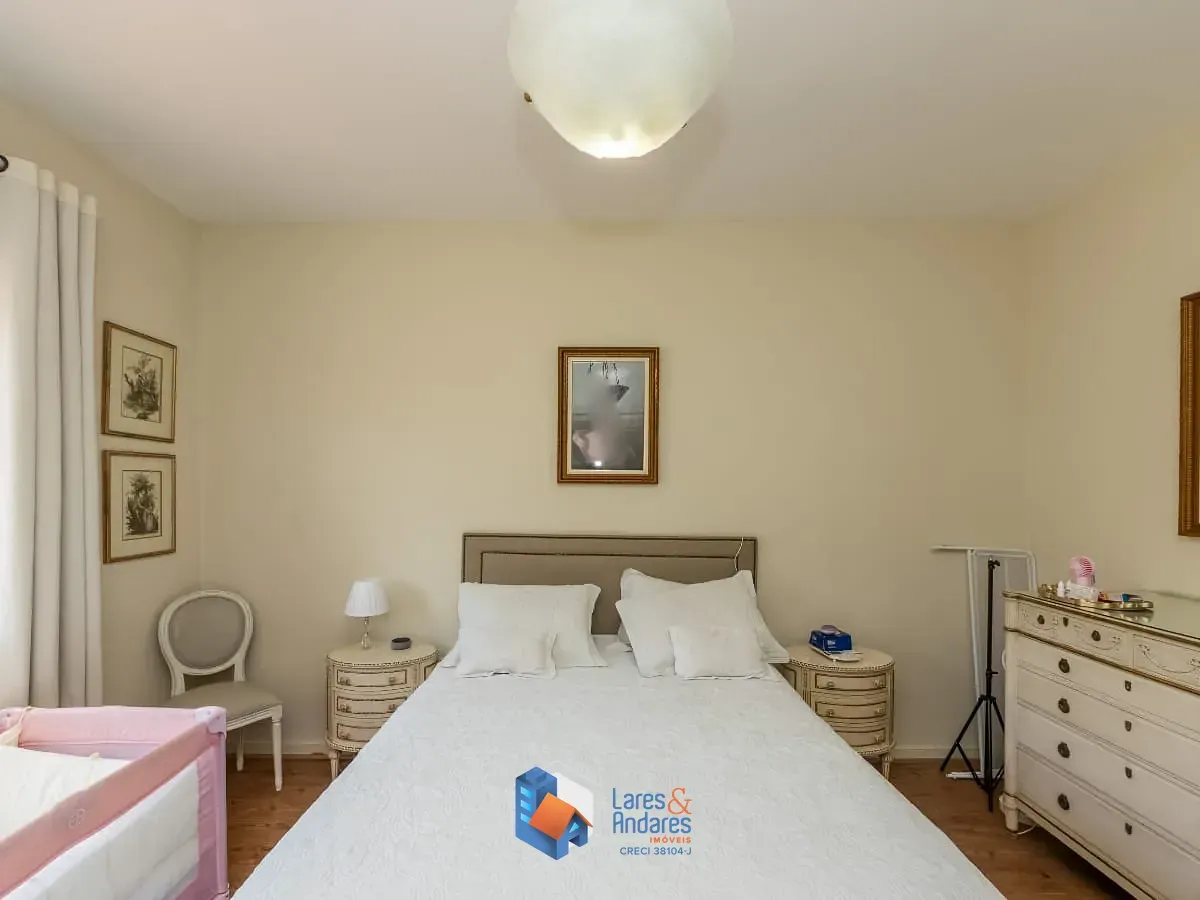 Imagem Casa para venda em Pacaembu com 3 quartos, 379m²