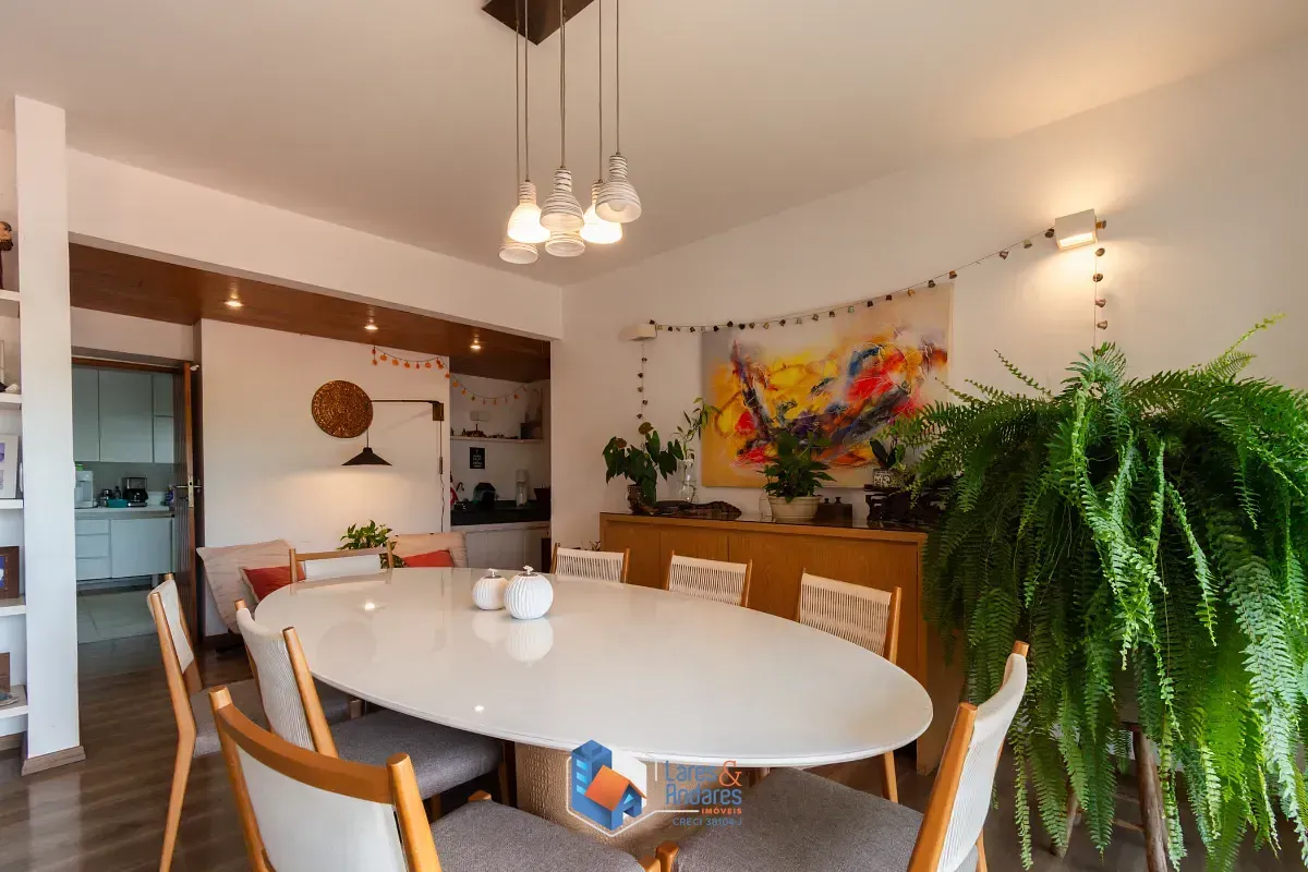 Imagem Casa para venda em Pacaembu com 4 quartos, sendo 3 suítes, 400m²