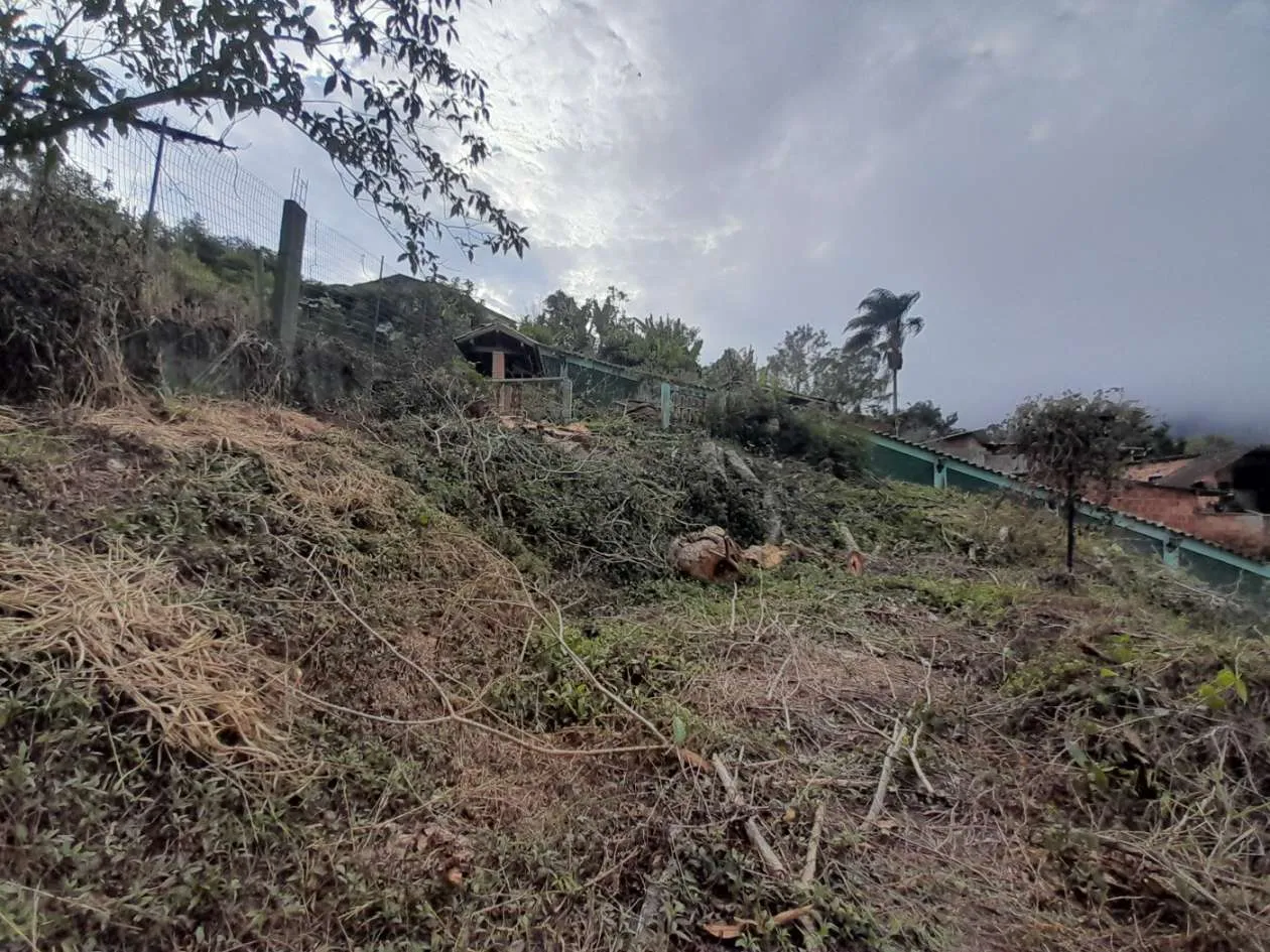 Imagem Terreno em Condomínio para Venda em Teresópolis / RJ no bairro Albuquerque