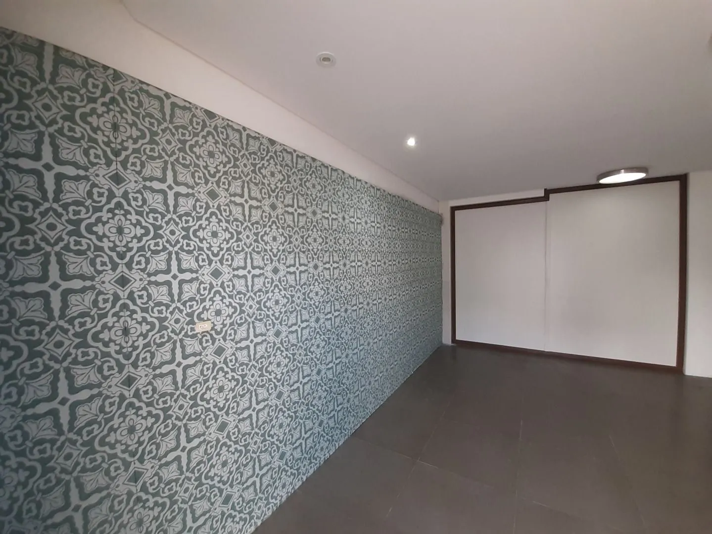Imagem Casa à venda com 3 quartos 1 suíte, 180m² em Estreito Florianópolis