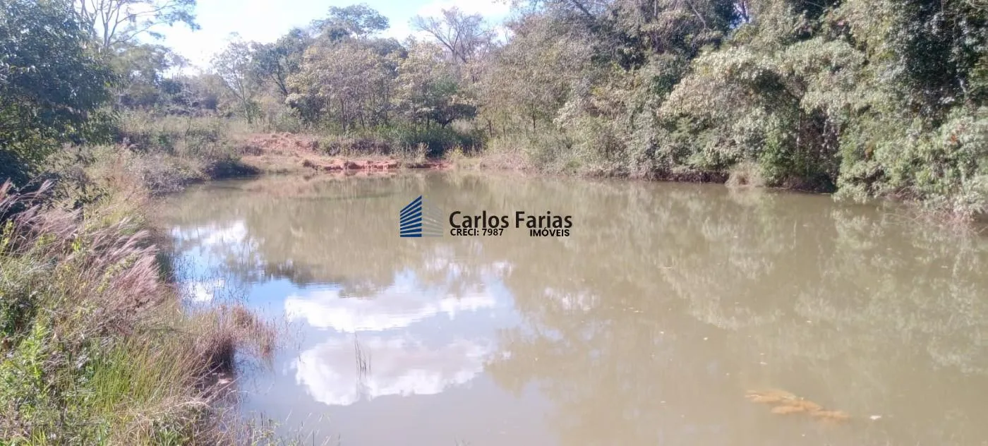 Imagem Sítio para Venda em Cidade Ocidental, Área Rural de Cidade Ocidental, 3 dormitórios, 1 banheiro, 2 vagas
