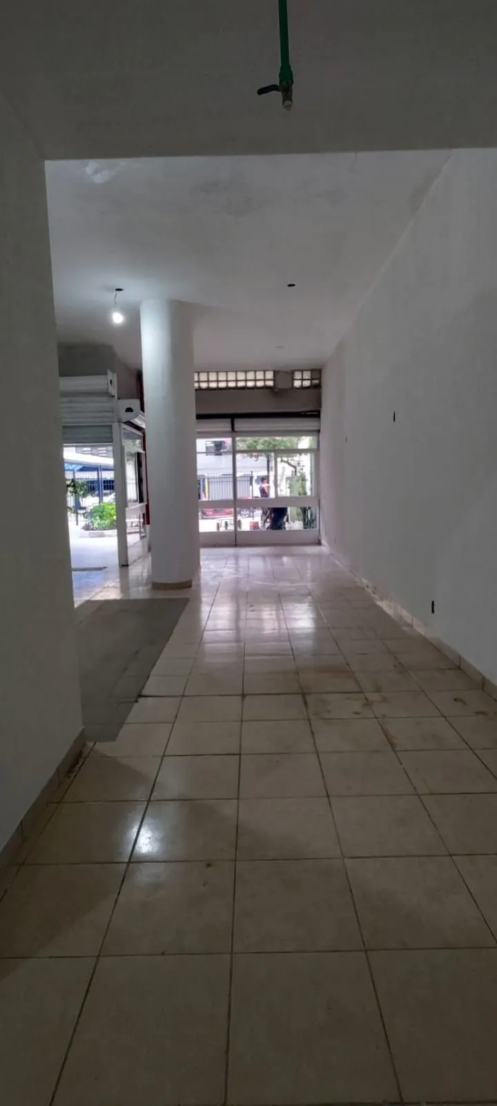 Imagem Loja com 143m² no bairro Centro Histórico em Porto Alegre