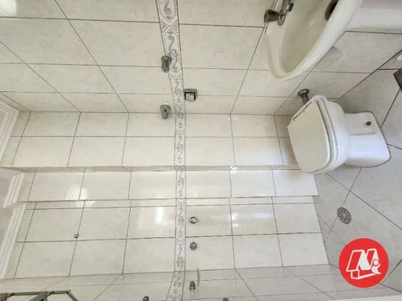 Imagem Morano vende próximo Hospital de Clinicas, 3 dormitórios com vaga.