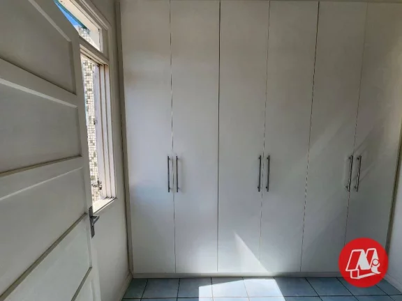 Imagem Morano vende próximo Hospital de Clinicas, 3 dormitórios com vaga.