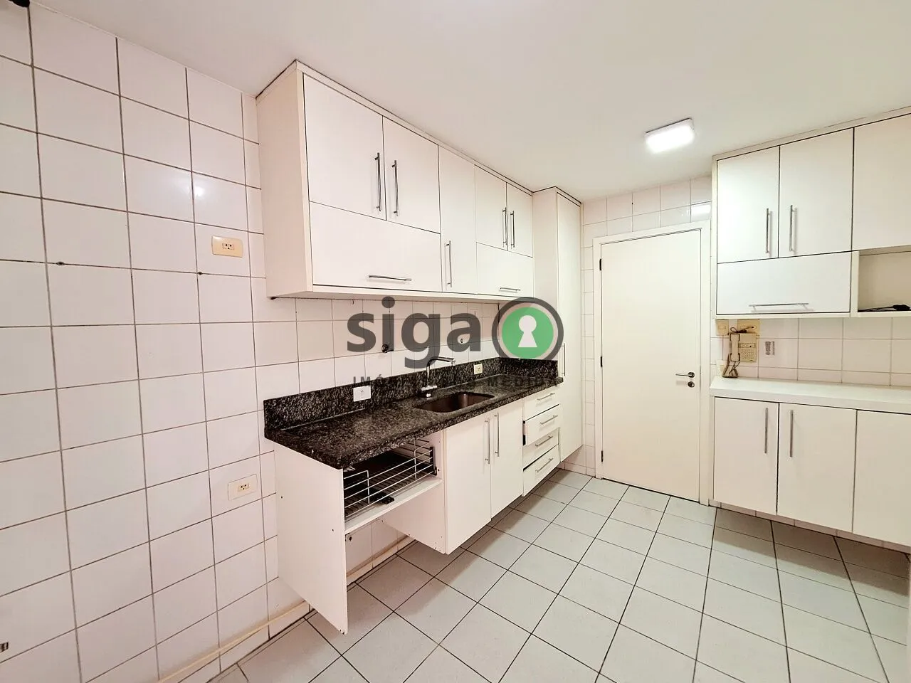 Imagem Cobertura com 3 Quartos, 3 vagas, 266m2, à venda e locação no Panamby
