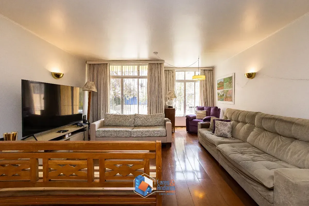 Imagem Casa para venda em Vila Madalena com 5 quartos, sendo 2 suítes, 256m²