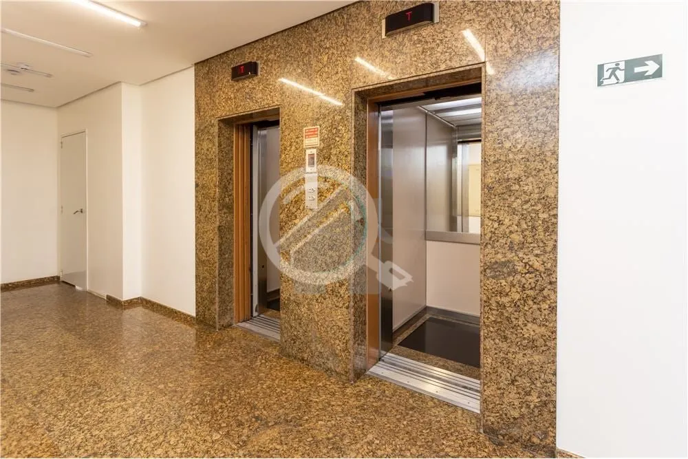 Imagem Sala comercial com 43 m², no bairro Floresta, 2 lavabos, piso frio, de frente com vista magnifica p...