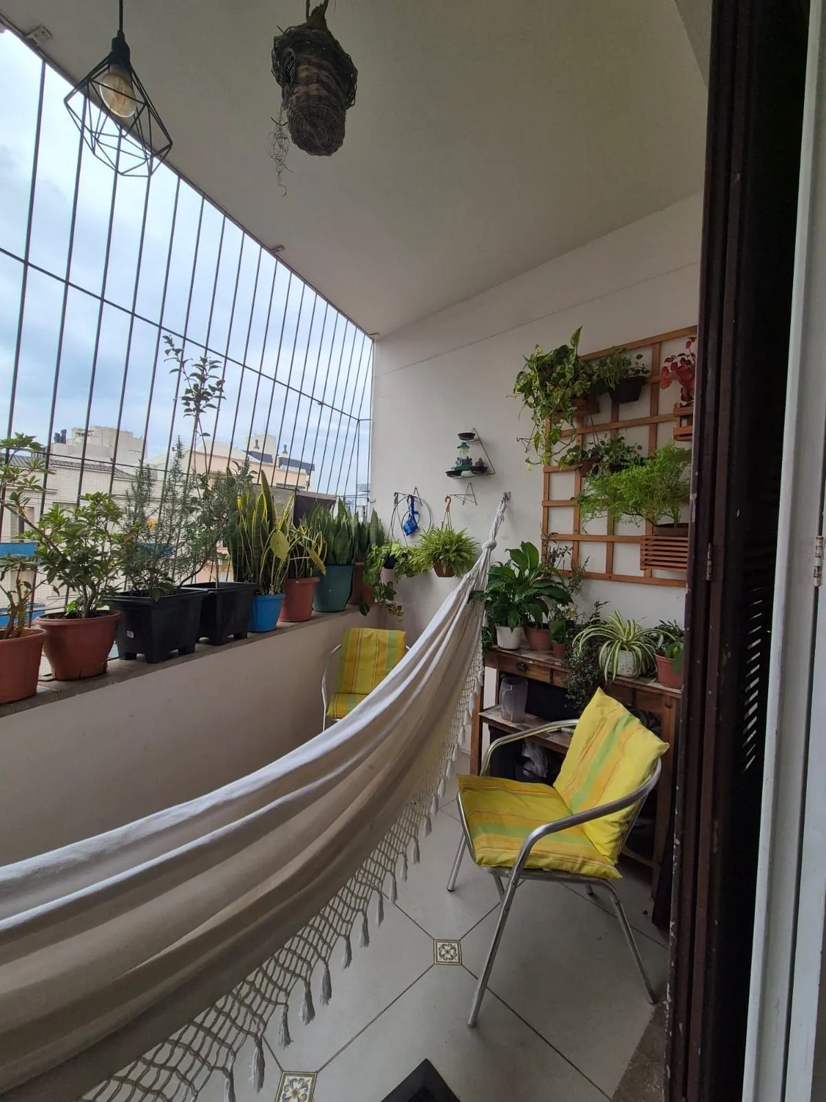 Imagem Apto com 2 dormit. na Cidade Baixa