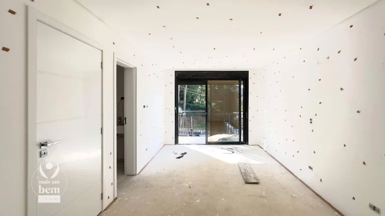 Imagem Sobrado com 190 m², 3 quartos, 3 Suites, Churrasqueira, com Quintal à venda por R$ 1.430.000 - Campo Comprido - Curitiba/PR