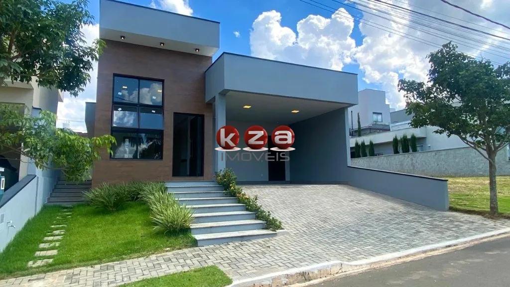 Foto do imóvel Casa de alto padrão em condomínio à venda em Valinhos-SP, bairro Pinheiro: 3 quartos, 3 suítes, 2 salas e 176,25 m² de área.