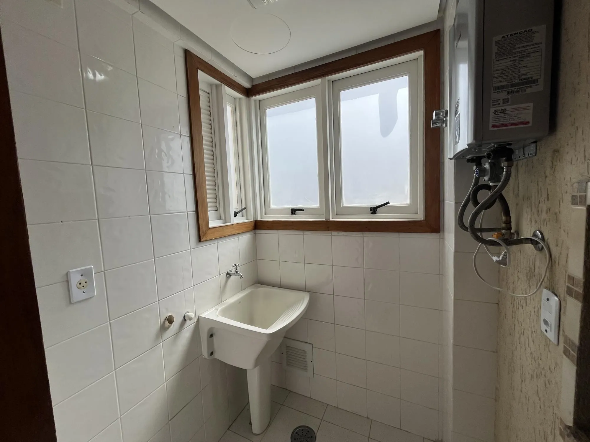 Imagem Apartamento de dois quartos, suíte e uma vaga de garagem no bairro Menino Deus