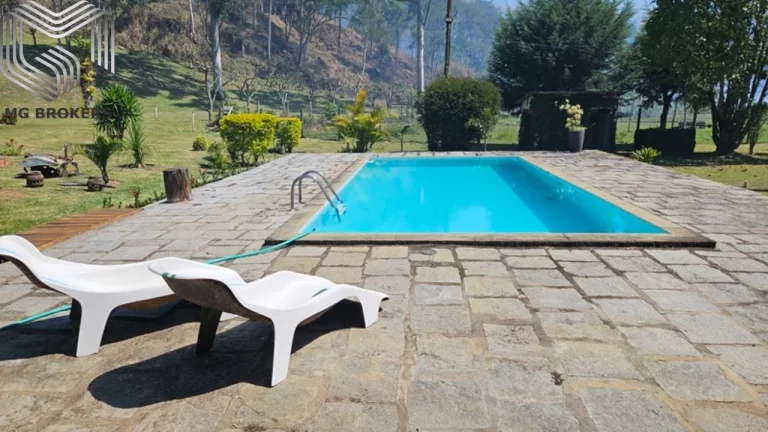 Imagem Sitio de Luxo à Venda em Nova Friburgo-RJ, Amparo: 8 Quartos, 8 Suítes, 12 Salas, 9 Banheiros, 10 Vagas de Garagem, 275.000 m² de Área.