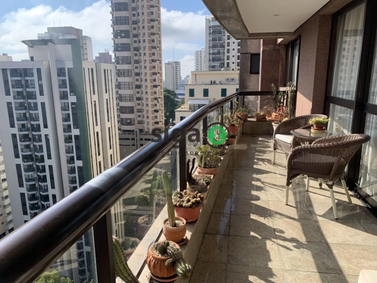 Imagem VENDE na Vila Suzana (Região do Morumbi) Apartamento 3 quartos (2 suítes), 4 Vagas fixas + Depósito