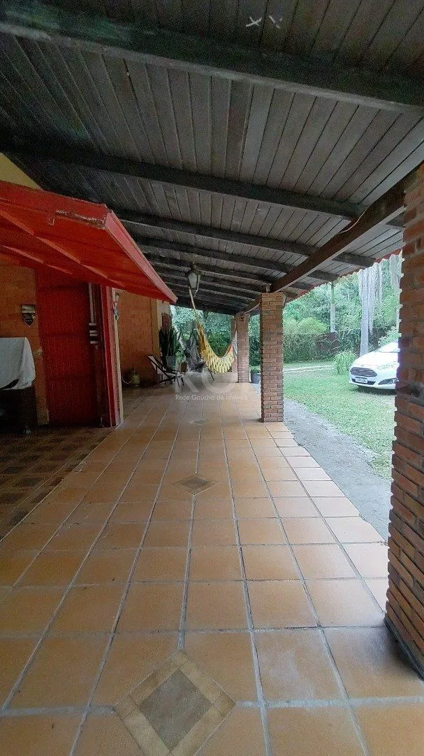 Imagem Sitio à venda no Lami, com 2 casas térreas, com 4 quartos cada uma