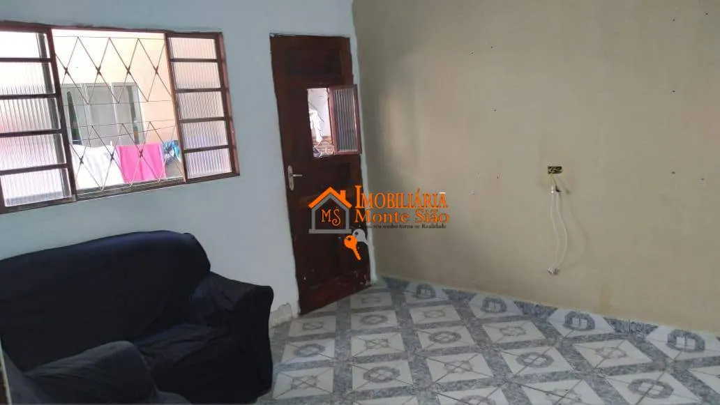 Imagem Sobrado com 6 dormitórios à venda, 270 m² por R$ 350.000,00 - Cidade Soberana - Guarulhos/SP