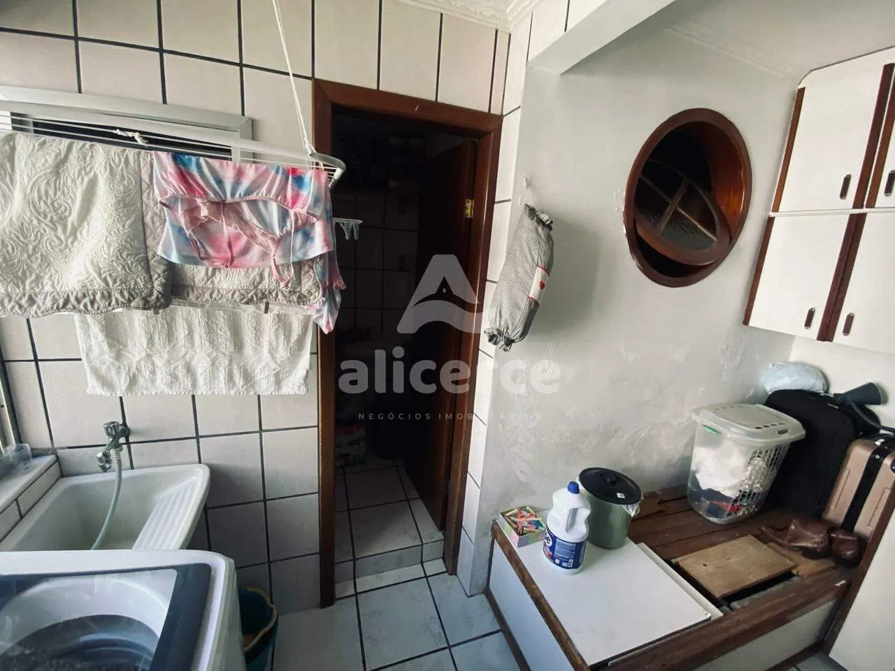 Imagem Apartamento à venda com 3 quartos 1 suíte, 85m² em Centro Florianópolis