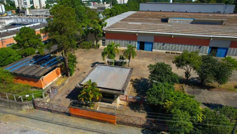 Imagem Galpão com 3565m2 na região de Jurubatuba - SP.