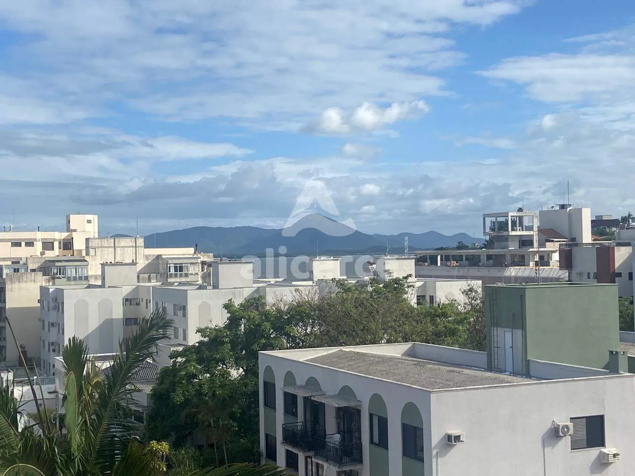 Imagem Cobertura à venda com 3 quartos 1 suíte, 232m² em Coqueiros Florianópolis