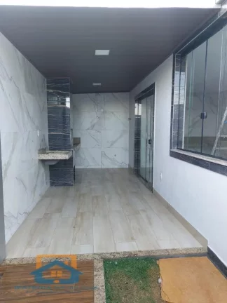 Imagem Casa Duplex de 3 quartos e 2 Vagas de garagem no Bairro Tirandetes