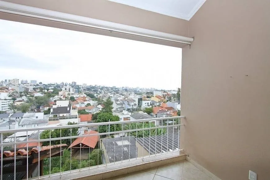 Imagem EXCELENTE CASA COM 4 DORMITÓRIOS, 6 VAGAS DE GARAGEM E VISTA PANORÂMICA.