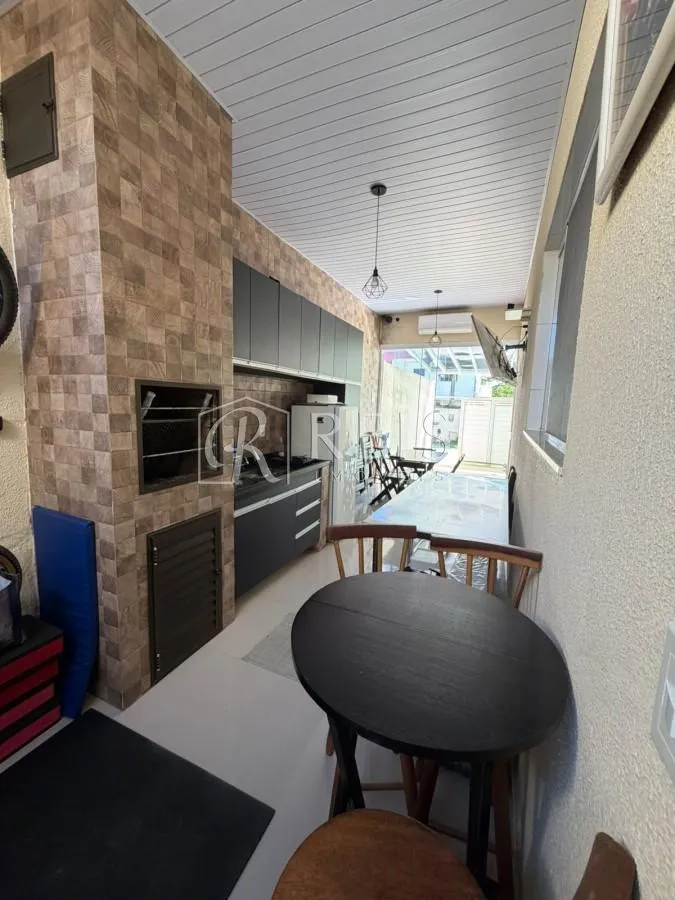 Imagem Casa para Venda em Rio das Ostras, Terra Firme, 3 dormitórios, 1 suíte, 3 banheiros, 1 vaga