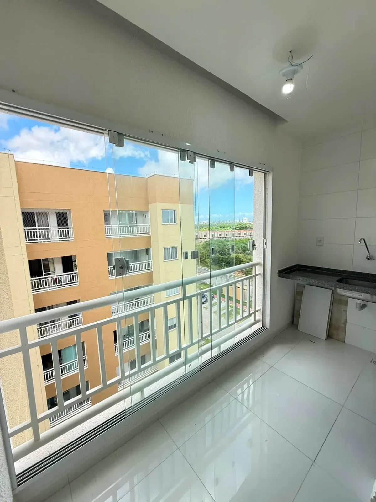 Imagem Apartamento com 2 Quartos para Alugar, 62 m² em Alto do Calhau - São Luís
