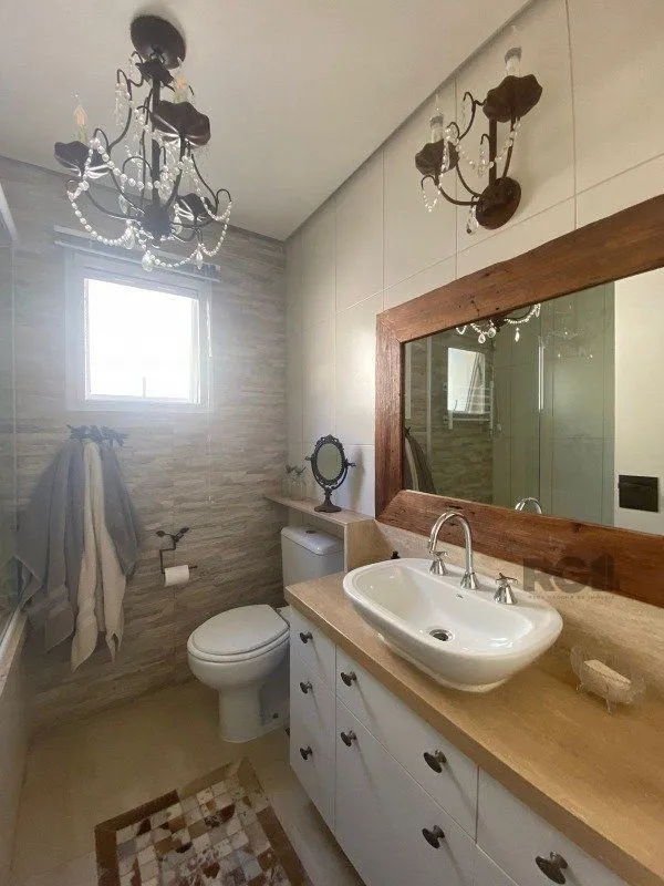 Imagem Casa em Condomínio para Comprar no bairro Pedra Redonda com 4 suítes