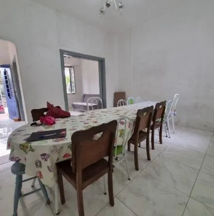 Imagem Casa de 4 dormitórios, 2 banheiros para venda pronta para morar no bairro Partenon em Porto Alegre/RS.