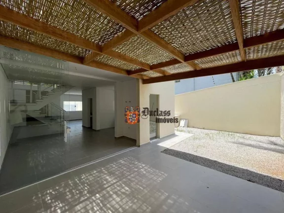 Imagem Sobrado com 4 dormitórios à venda, 150 m² por R$ 2.500.000,00 - Juquehy - São Sebastião/SP