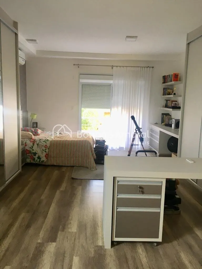 Imagem Casa de condomínio com 520 m² e 4 suítes