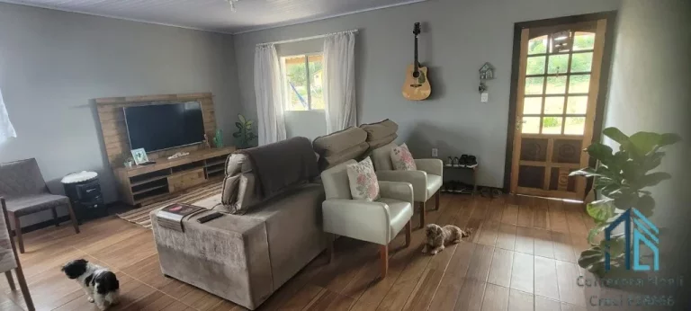 Imagem Chácara LINDA com 3 casas a venda 9.000m2, bem localizada em Contenda - PR