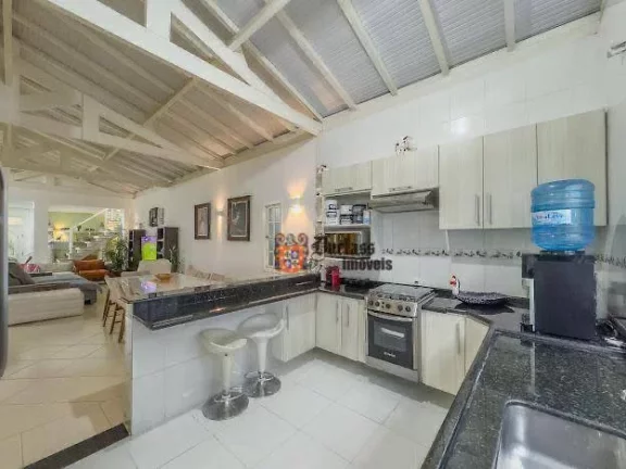 Imagem Chácara com 5 dormitórios à venda, 2000 m² por R$ 1.100.000,00 - Nova Suiça II - Valinhos/SP