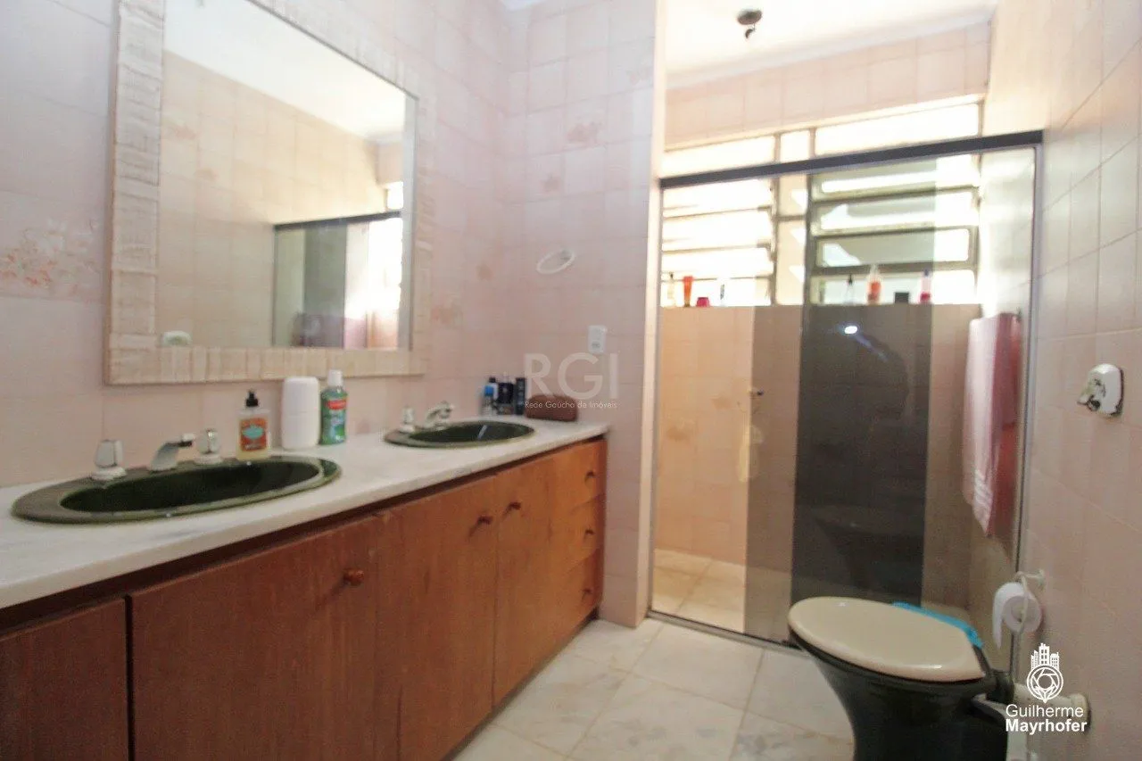Imagem Casa para Venda - 526.64m², 4 dormitórios, sendo 2 suites, 4 vagas - Teresópolis