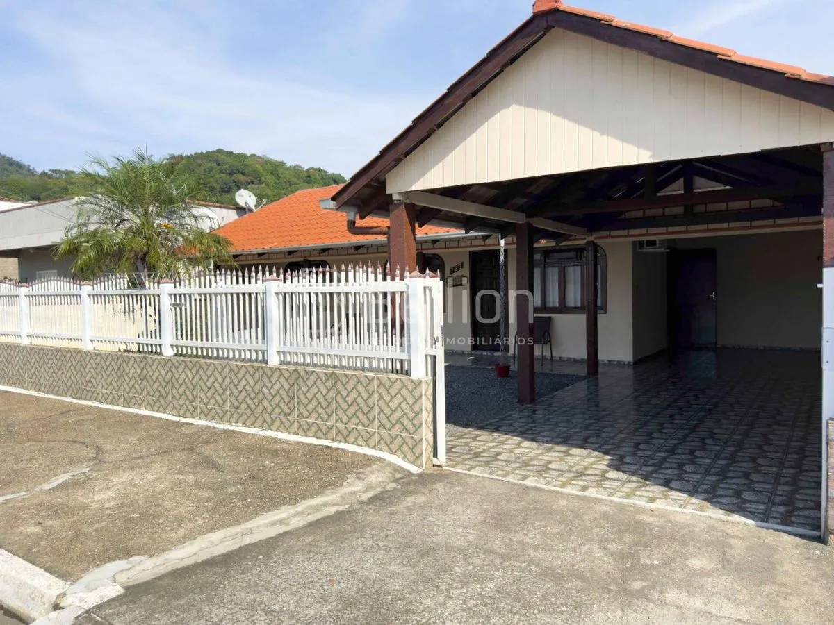 Imagem Casa com 4 Quartos e Terreno de 360m² no bairro do Sol em Indaial com fácil acesso para Blumenau!