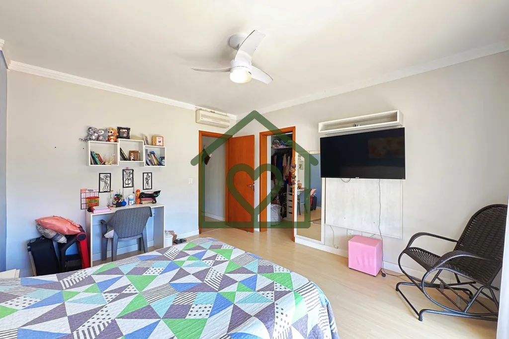 Imagem Casa completa, com lazer privativo e um conjunto de diferenciais que elevam o padrão de viver no La...