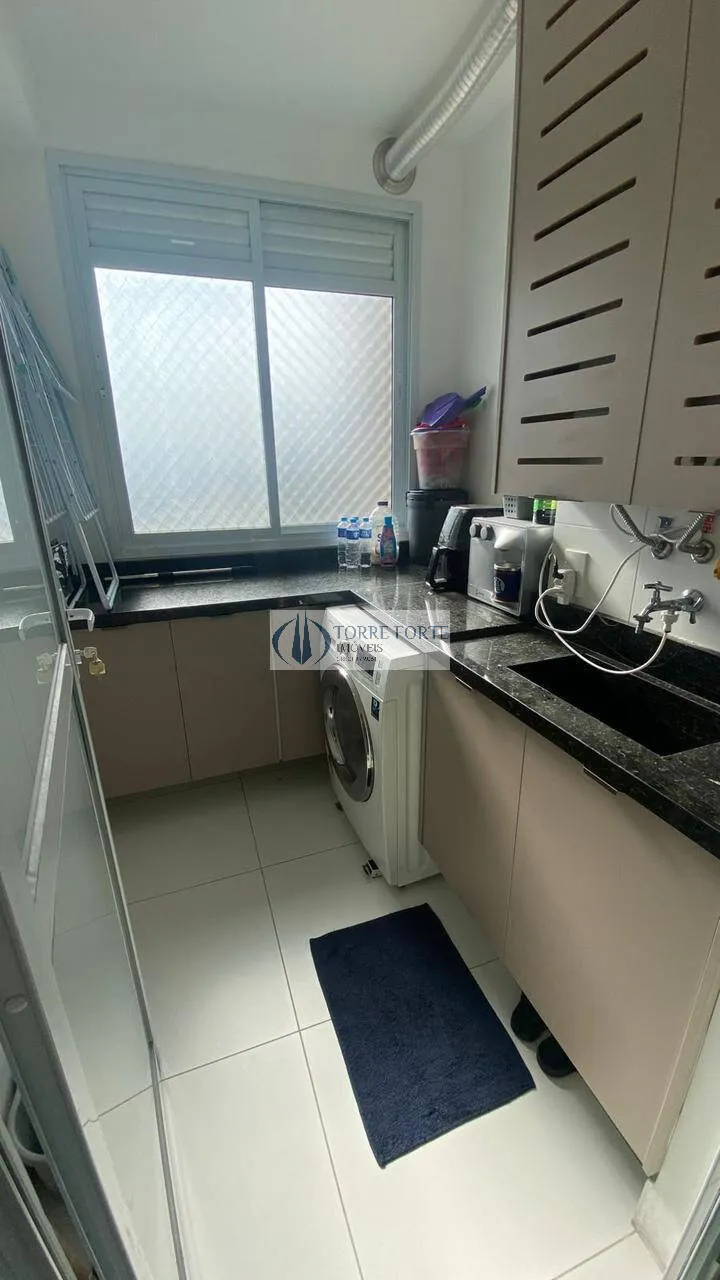 Imagem Lindo apartamento com 3 dormitórios, varanda, 2 vagas em Jardim Caravelas