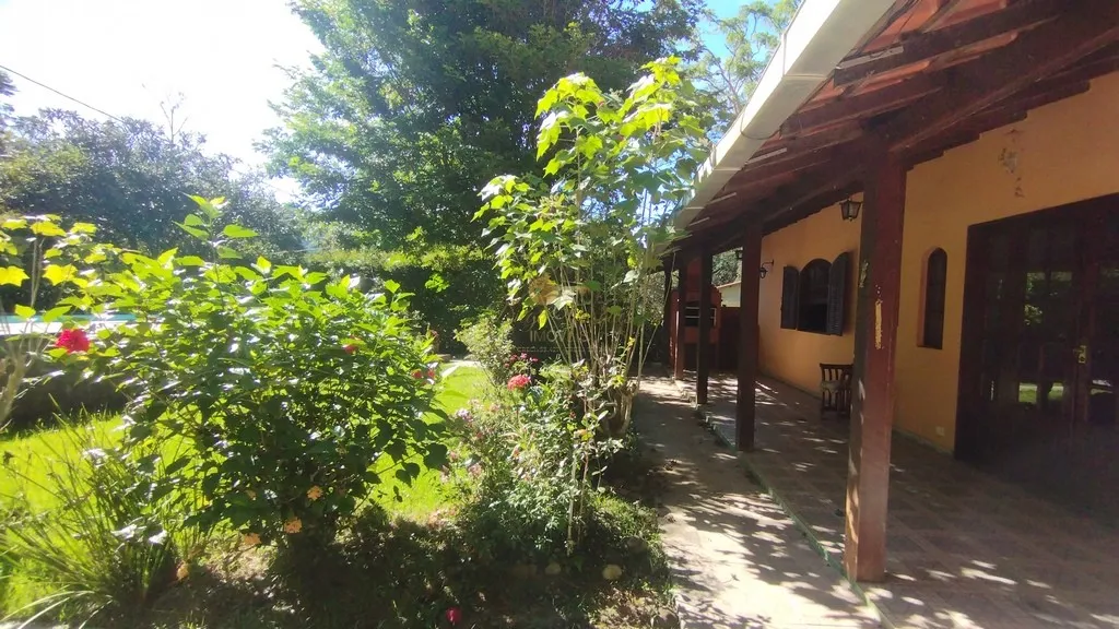 Imagem Casa em Condomínio para Venda em Teresópolis / RJ no bairro Três Córregos
