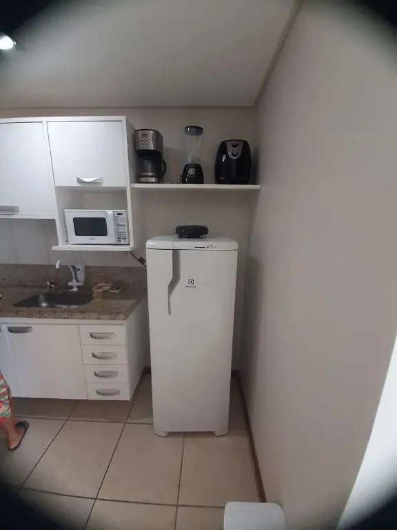 Imagem Flat mobiliado em Manaíra, vista lateral para o mar, lazer na cobertura, garagem e localização privilegiada.