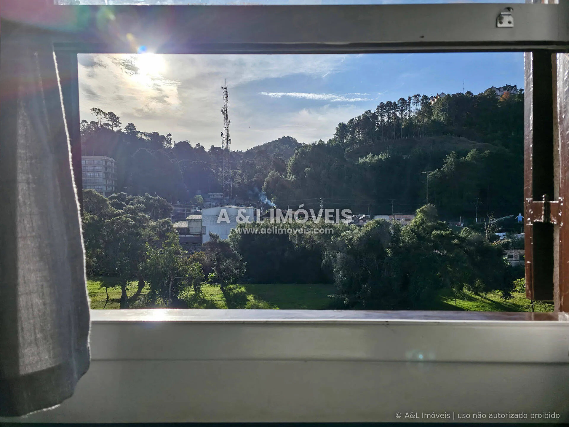 Imagem Cobertura reformada no Capivari com 3 suítes e lareira