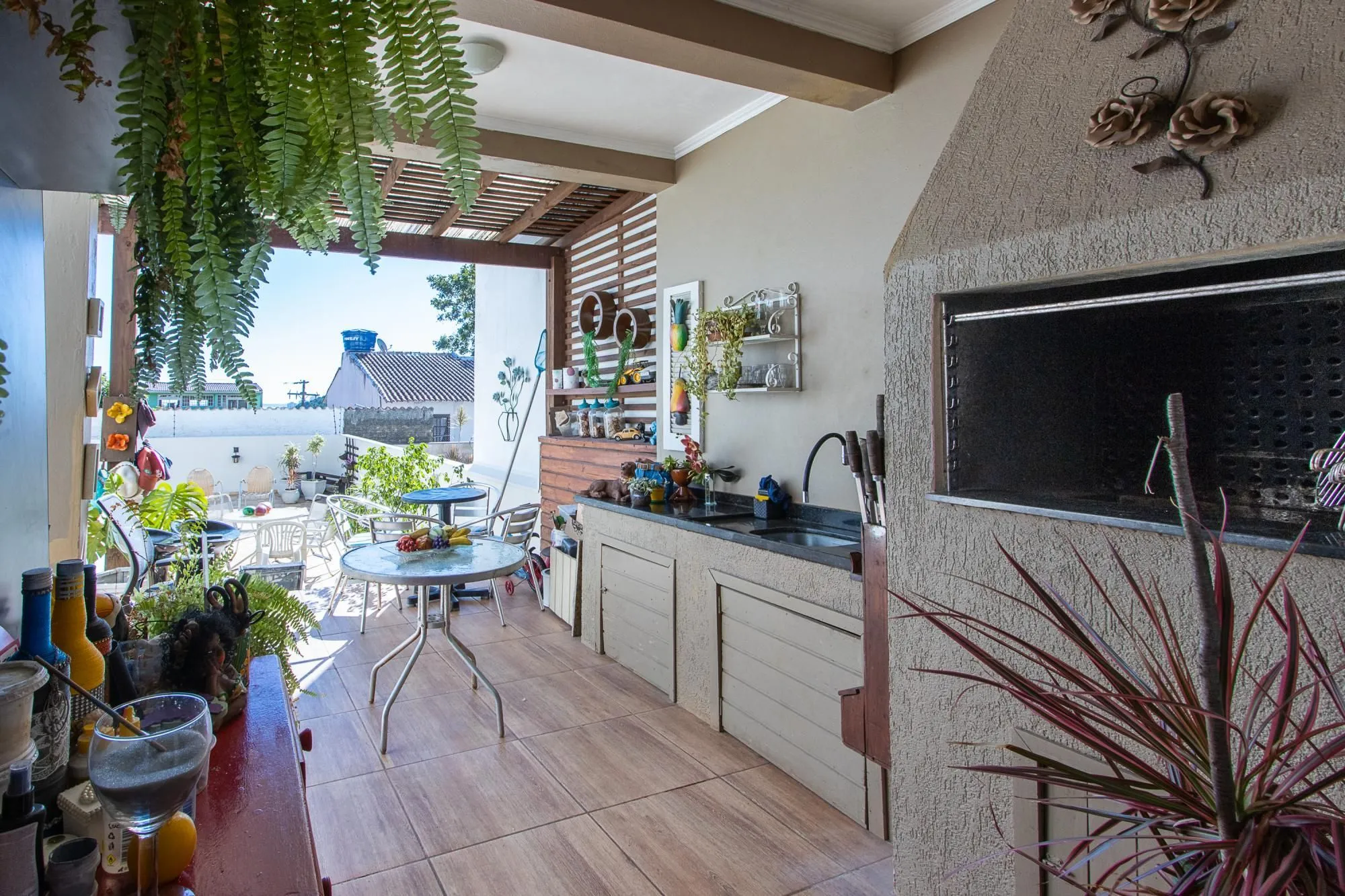 Imagem Casa com 3 dormitórios, suíte com closet e piscina no Condomínio Cinque Terre