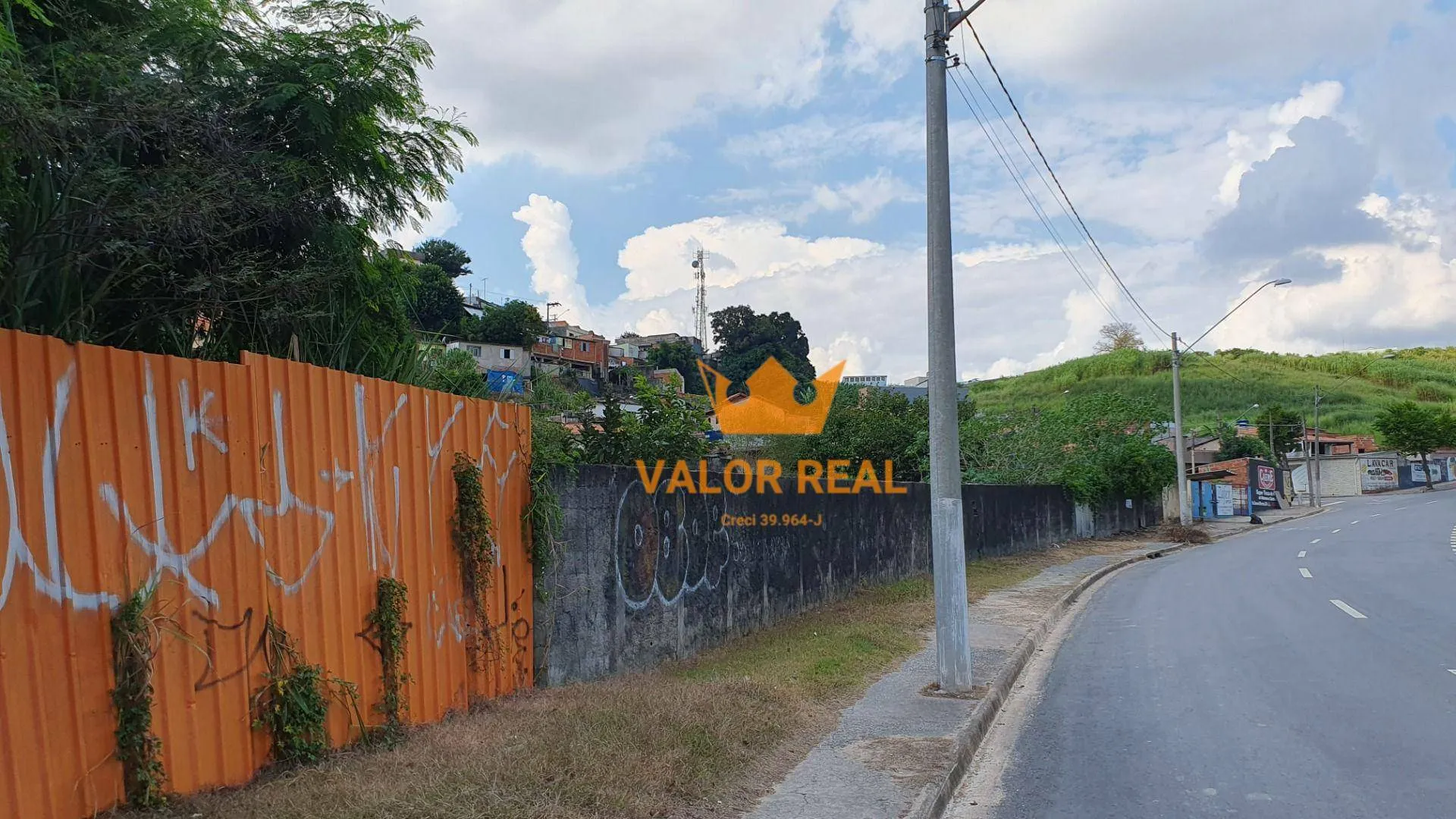 Imagem Oportunidade Única de Investimento em Jundiaí! Área Comercial com 3.047 m2 de frente para Av Samuel Martins.